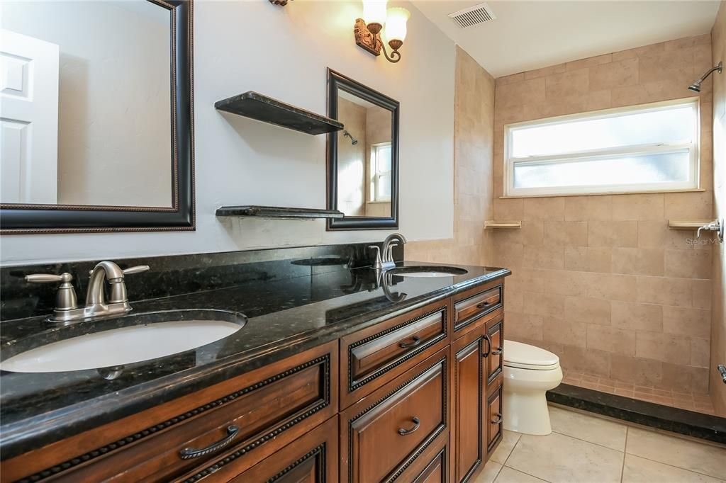 В аренду: $2,330 (3 спален, 2 ванн, 1518 Квадратных фут)