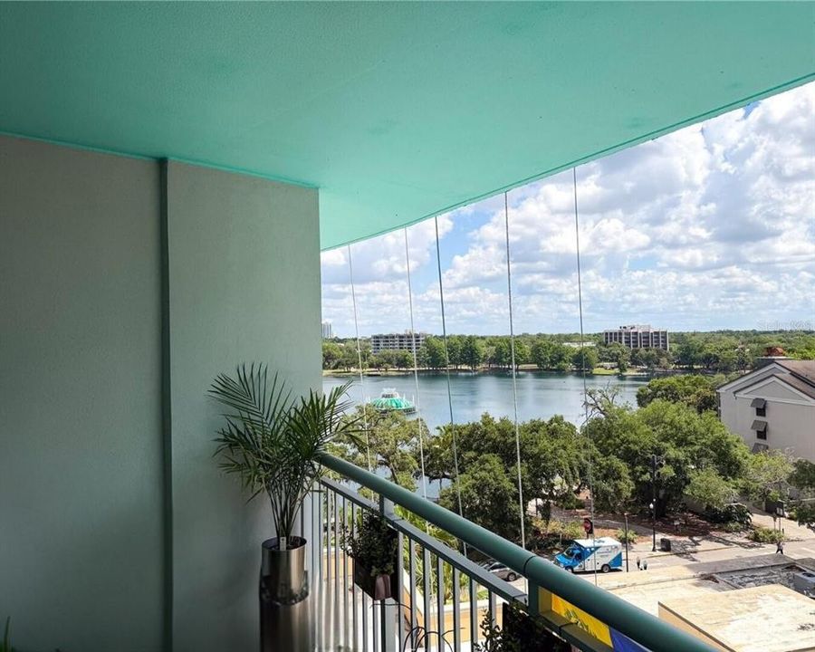 For Sale: $214,900 (1 beds, 1 baths, 797 Square Feet)