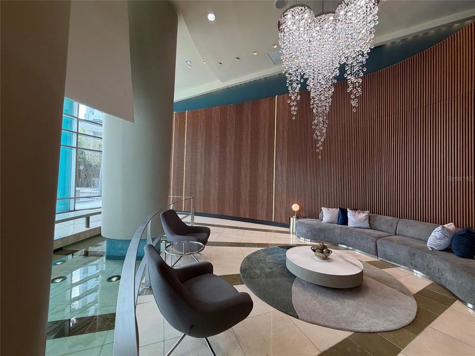 For Sale: $214,900 (1 beds, 1 baths, 797 Square Feet)
