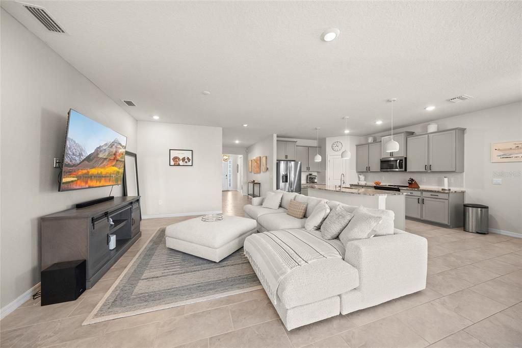 En Venta: $525,000 (4 camas, 2 baños, 2051 Pies cuadrados)