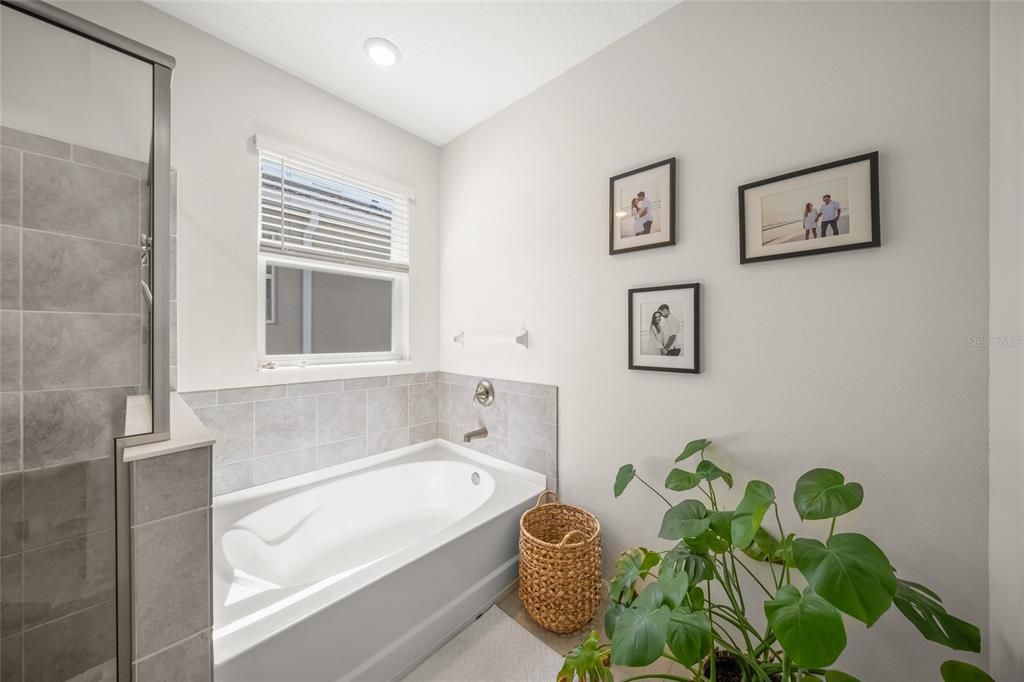 En Venta: $525,000 (4 camas, 2 baños, 2051 Pies cuadrados)