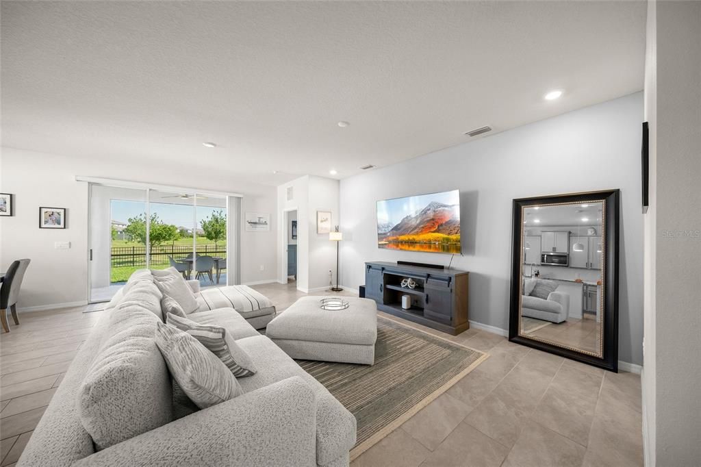 En Venta: $525,000 (4 camas, 2 baños, 2051 Pies cuadrados)