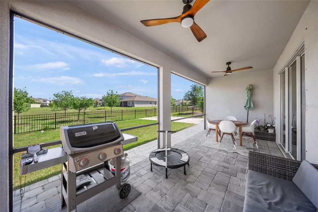 En Venta: $525,000 (4 camas, 2 baños, 2051 Pies cuadrados)