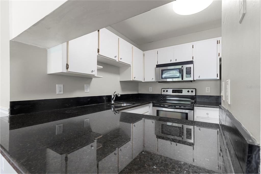 En Venta: $315,000 (2 camas, 2 baños, 741 Pies cuadrados)