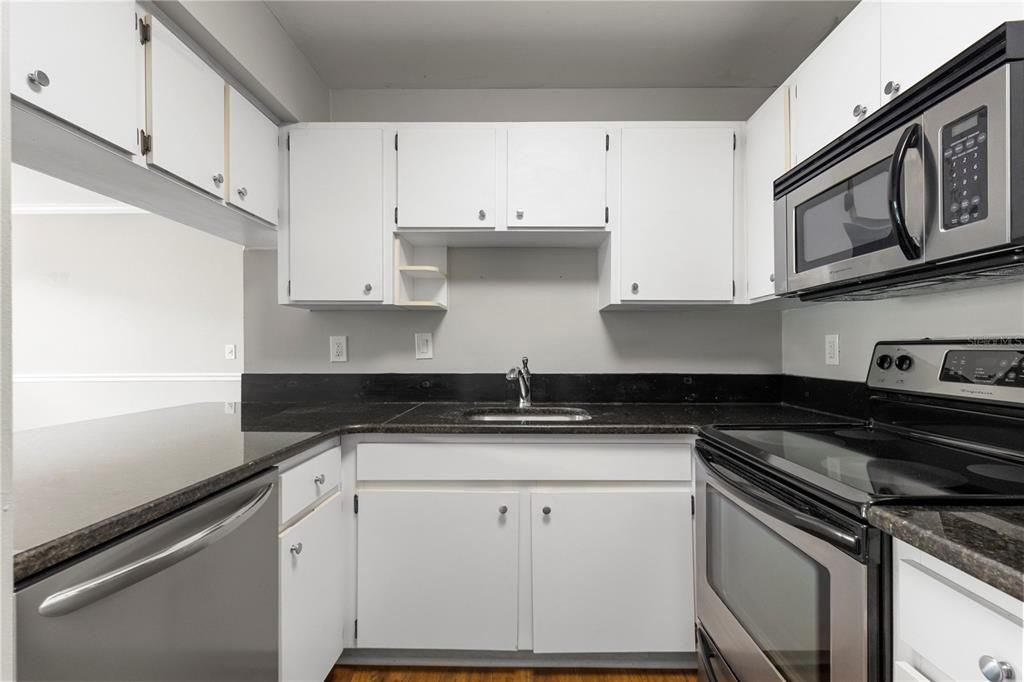 En Venta: $315,000 (2 camas, 2 baños, 741 Pies cuadrados)