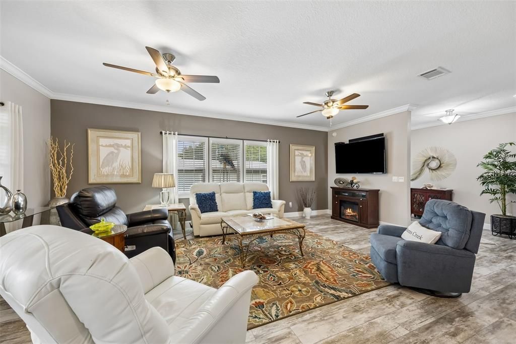 For Sale: $600,000 (2 beds, 2 baths, 1646 Square Feet)