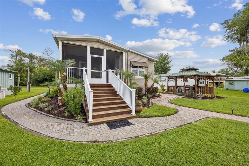 For Sale: $600,000 (2 beds, 2 baths, 1646 Square Feet)