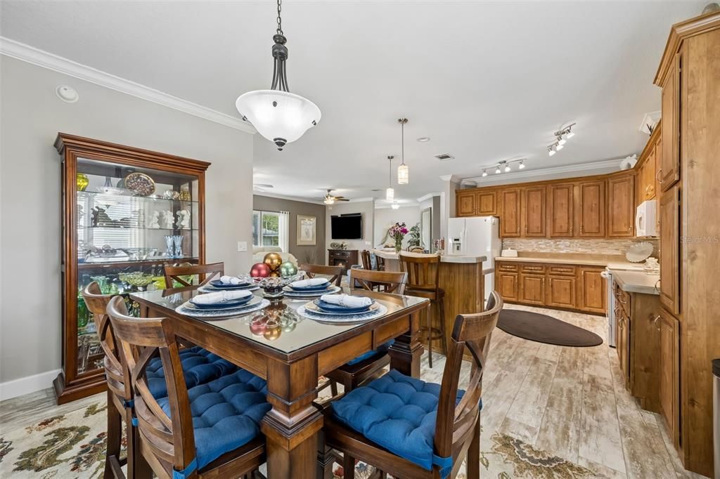 For Sale: $600,000 (2 beds, 2 baths, 1646 Square Feet)