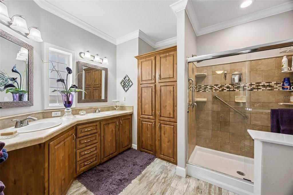For Sale: $600,000 (2 beds, 2 baths, 1646 Square Feet)