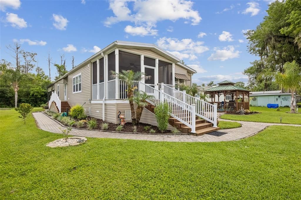 For Sale: $600,000 (2 beds, 2 baths, 1646 Square Feet)