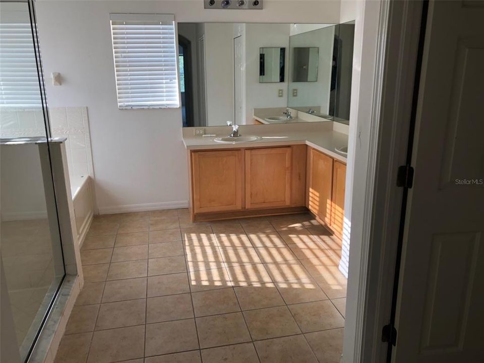 For Rent: $3,100 (4 beds, 3 baths, 3231 Square Feet)