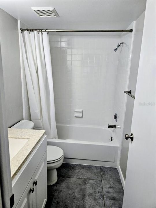 На продажу: $139,000 (2 спален, 2 ванн, 912 Квадратных фут)