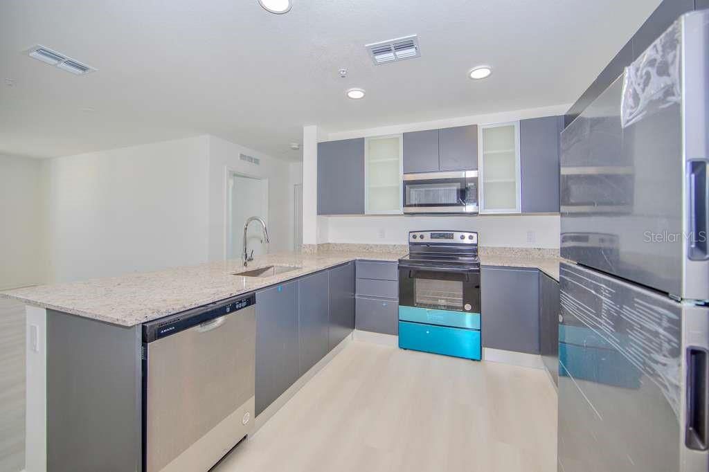 В аренду: $2,050 (2 спален, 2 ванн, 1023 Квадратных фут)