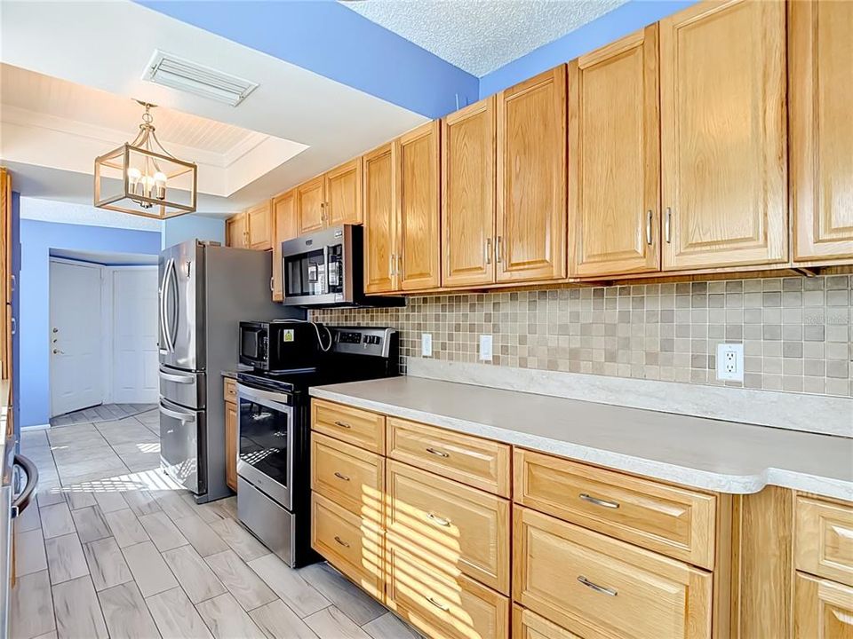 На продажу: $189,500 (2 спален, 2 ванн, 993 Квадратных фут)