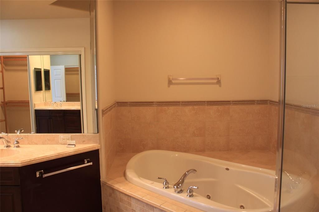 For Rent: $2,795 (2 beds, 2 baths, 2162 Square Feet)