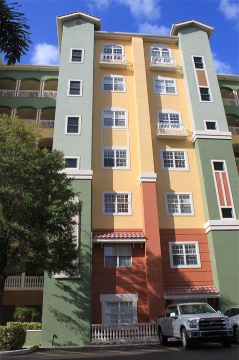 For Rent: $2,795 (2 beds, 2 baths, 2162 Square Feet)