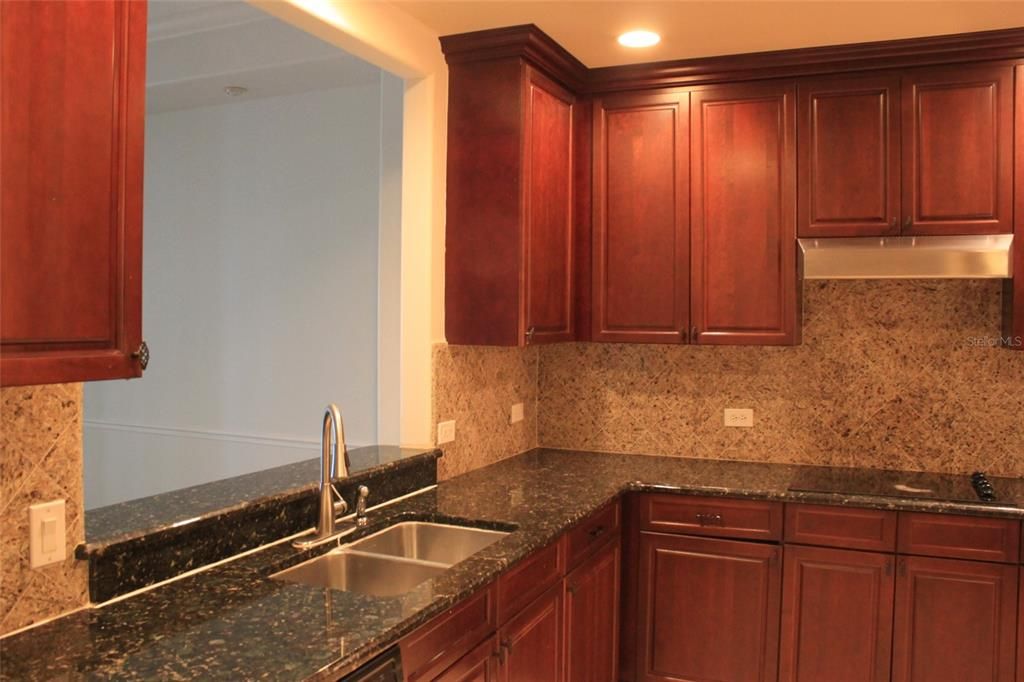 For Rent: $2,795 (2 beds, 2 baths, 2162 Square Feet)
