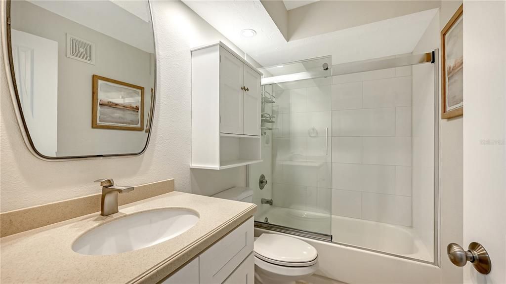 На продажу: $259,000 (2 спален, 2 ванн, 1073 Квадратных фут)