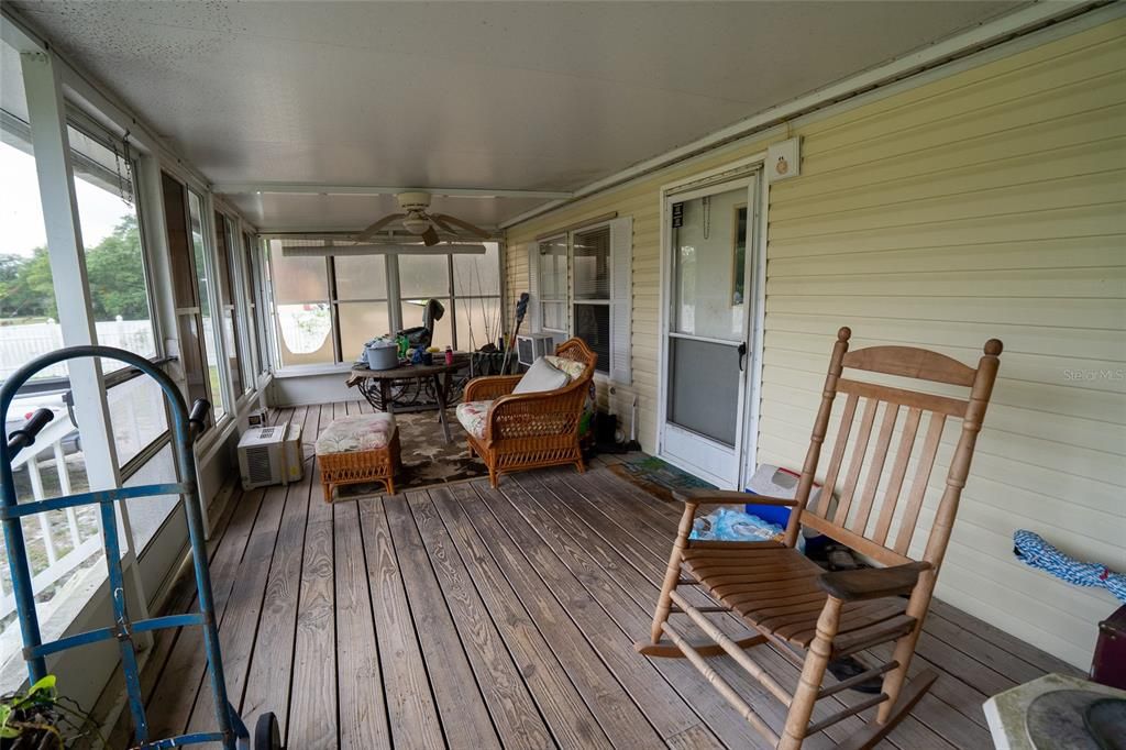 For Sale: $119,000 (2 beds, 2 baths, 1134 Square Feet)
