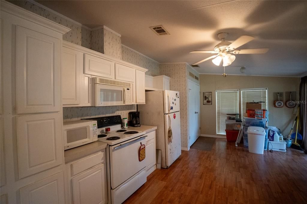 For Sale: $119,000 (2 beds, 2 baths, 1134 Square Feet)