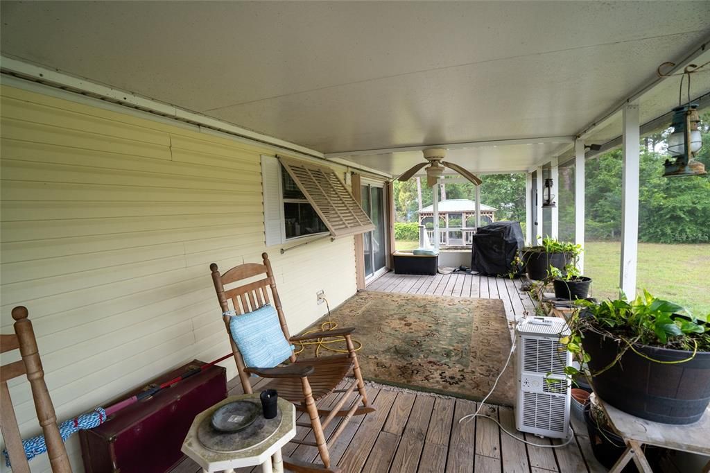 For Sale: $119,000 (2 beds, 2 baths, 1134 Square Feet)