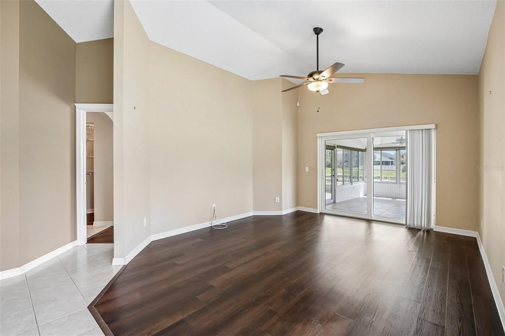 Active With Contract: $270,000 (3 beds, 2 baths, 1530 Square Feet)