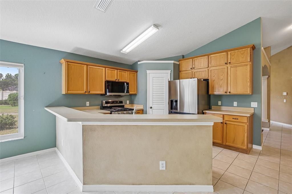 Active With Contract: $270,000 (3 beds, 2 baths, 1530 Square Feet)