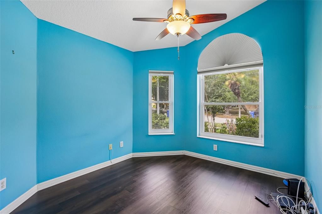 Active With Contract: $270,000 (3 beds, 2 baths, 1530 Square Feet)