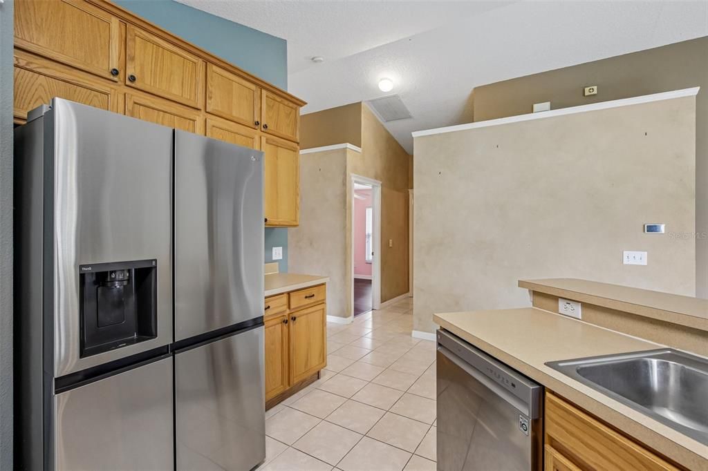 Active With Contract: $270,000 (3 beds, 2 baths, 1530 Square Feet)