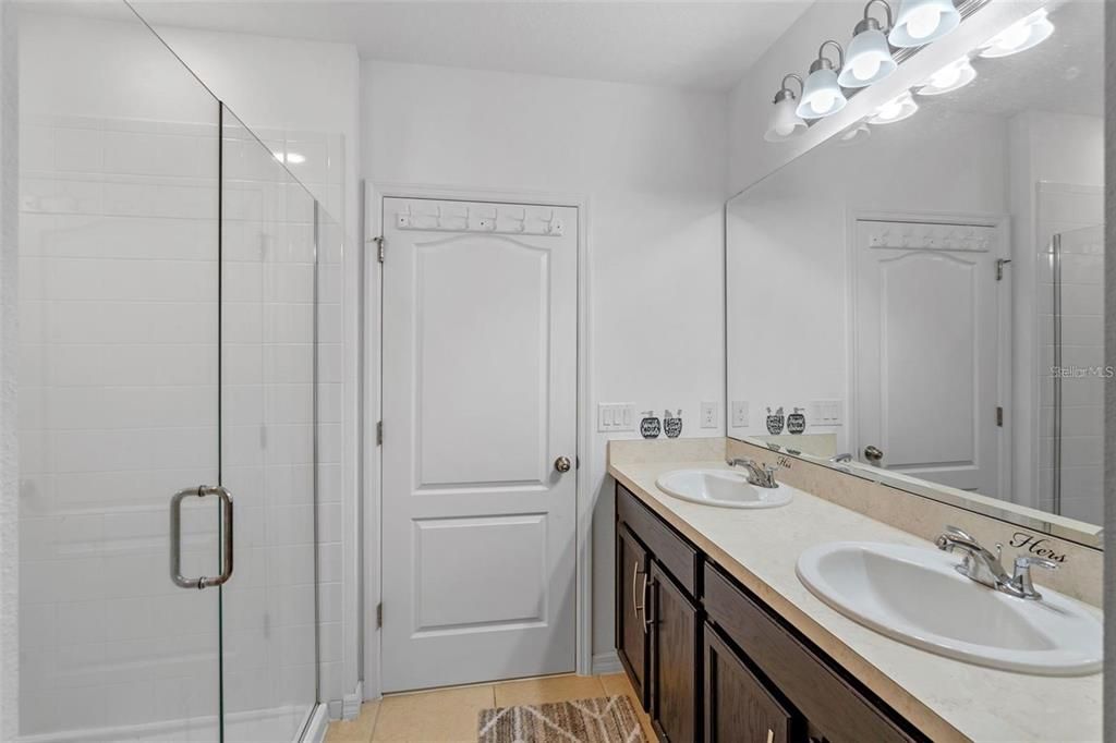 For Rent: $2,600 (4 beds, 2 baths, 2092 Square Feet)