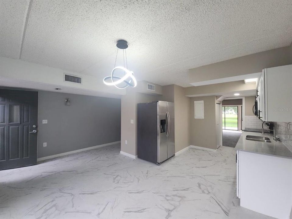For Sale: $235,000 (2 beds, 2 baths, 1335 Square Feet)