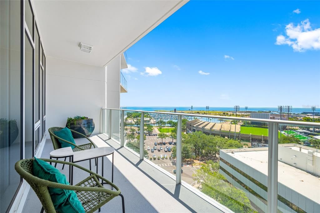 For Sale: $925,000 (2 beds, 2 baths, 1018 Square Feet)