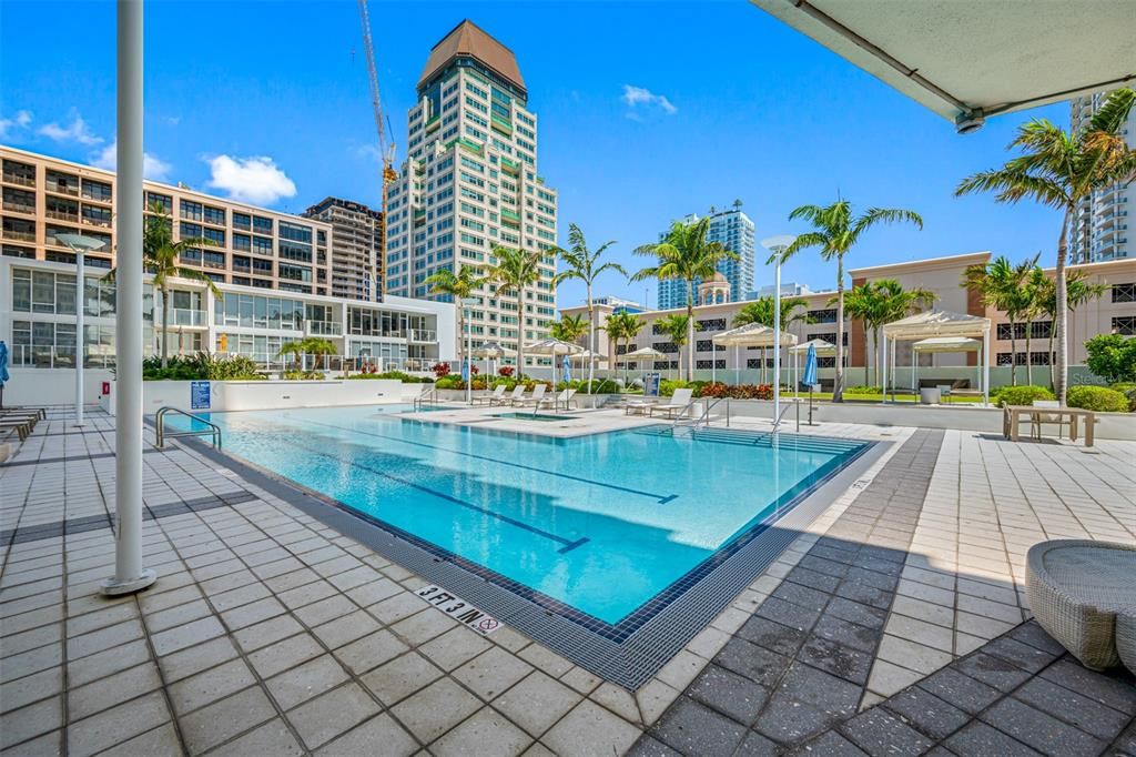 For Sale: $925,000 (2 beds, 2 baths, 1018 Square Feet)