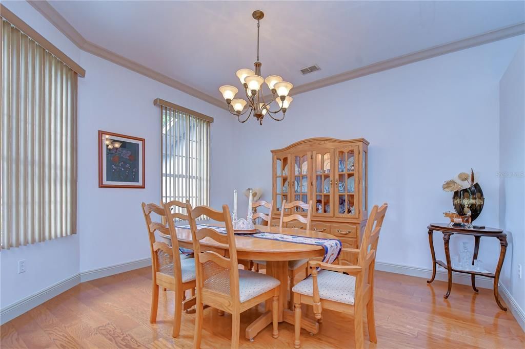 En Venta: $725,000 (4 camas, 3 baños, 2655 Pies cuadrados)