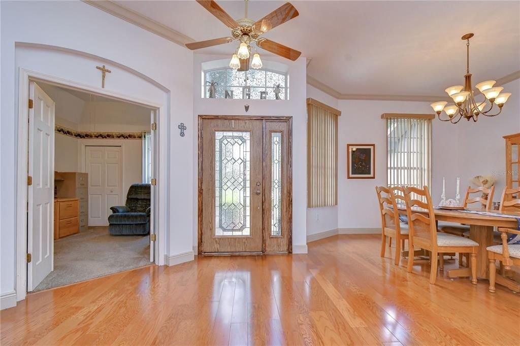 En Venta: $725,000 (4 camas, 3 baños, 2655 Pies cuadrados)