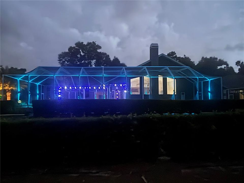 En Venta: $725,000 (4 camas, 3 baños, 2655 Pies cuadrados)
