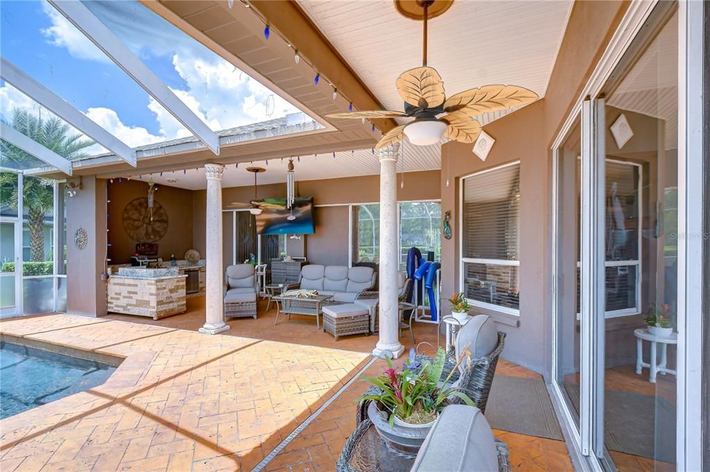 En Venta: $725,000 (4 camas, 3 baños, 2655 Pies cuadrados)