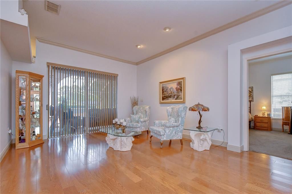 En Venta: $725,000 (4 camas, 3 baños, 2655 Pies cuadrados)