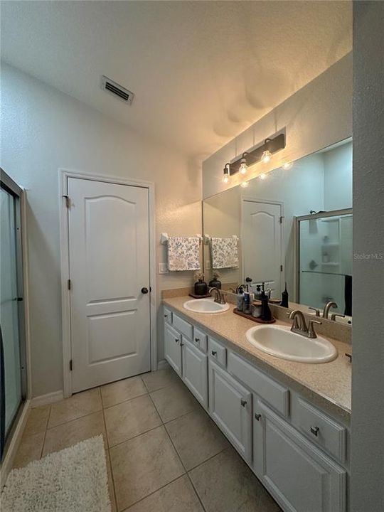 For Rent: $2,200 (3 beds, 2 baths, 1513 Square Feet)