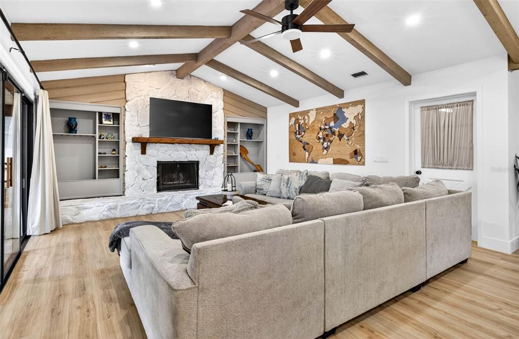 For Sale: $700,000 (3 beds, 3 baths, 3371 Square Feet)