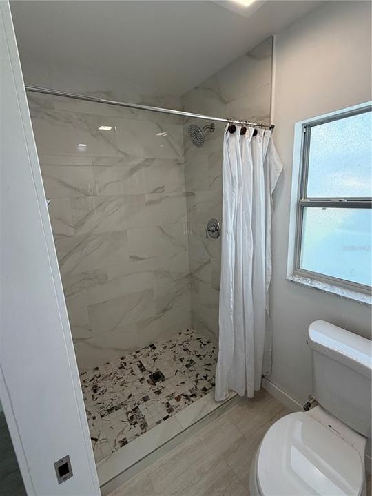 For Rent: $1,095 (1 beds, 1 baths, 400 Square Feet)