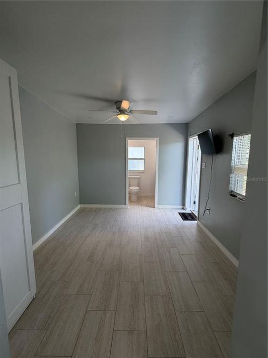 For Rent: $1,095 (1 beds, 1 baths, 400 Square Feet)