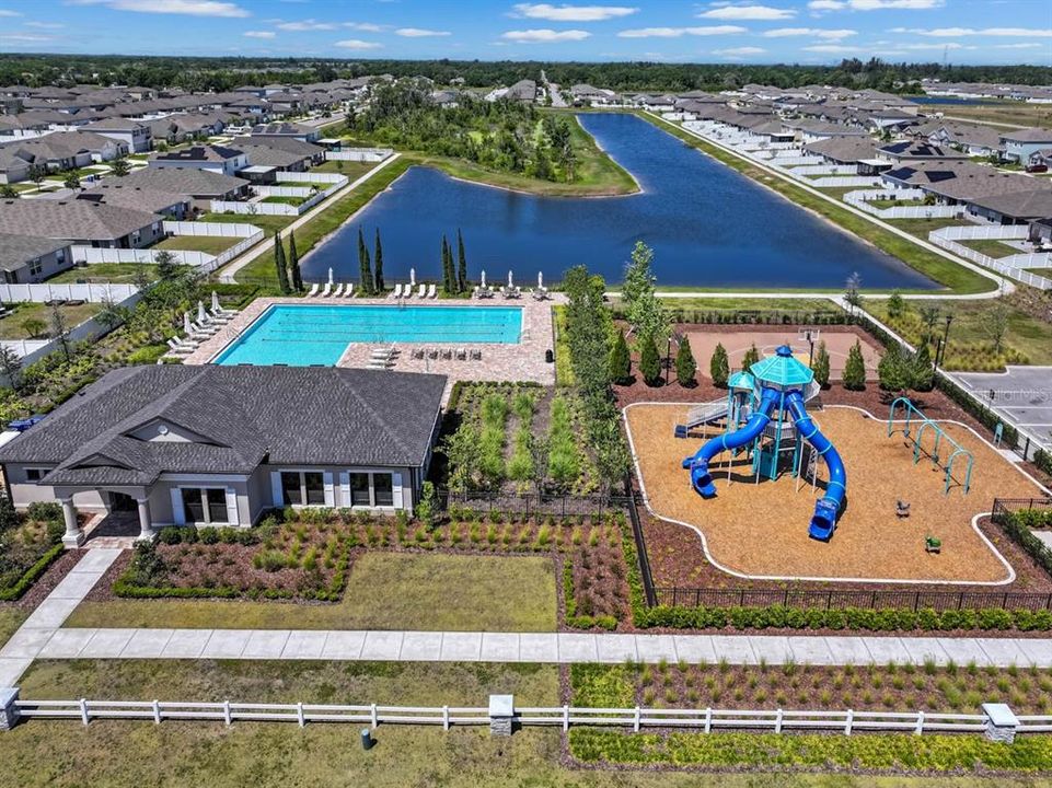 На продажу: $360,000 (4 спален, 2 ванн, 1846 Квадратных фут)