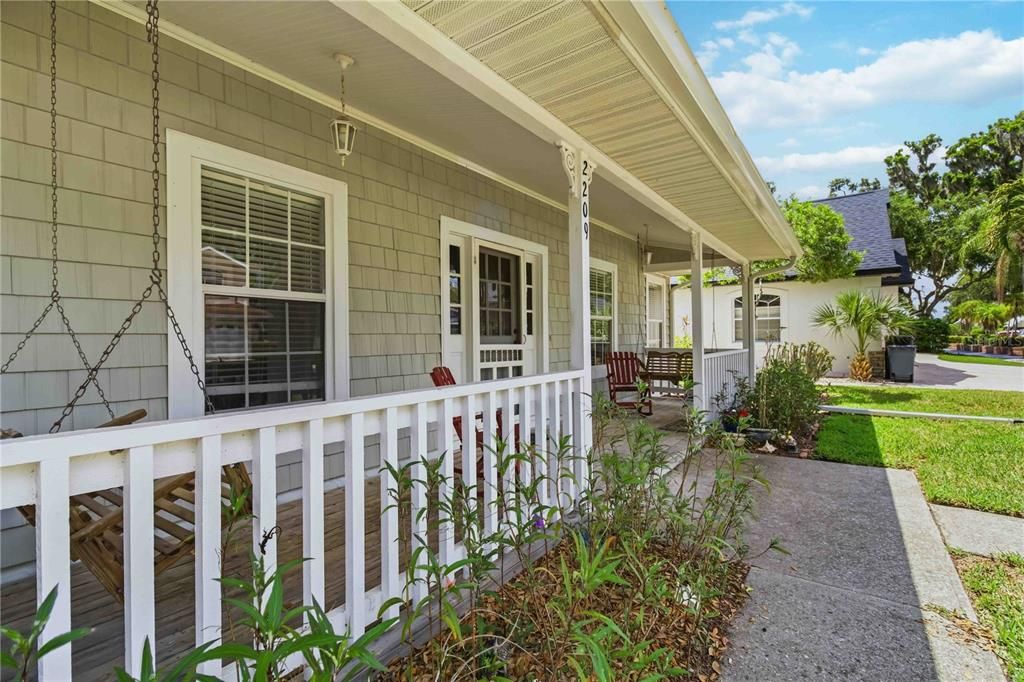 Active With Contract: $385,000 (2 beds, 2 baths, 1829 Square Feet)