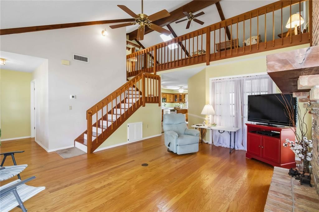 Active With Contract: $385,000 (2 beds, 2 baths, 1829 Square Feet)