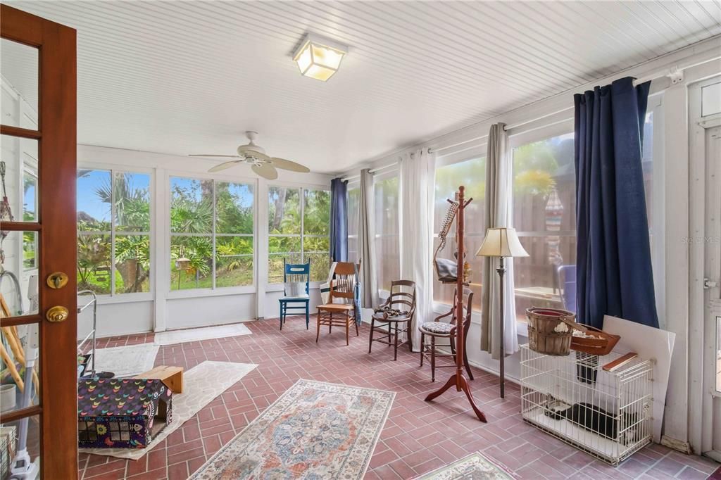 Active With Contract: $385,000 (2 beds, 2 baths, 1829 Square Feet)