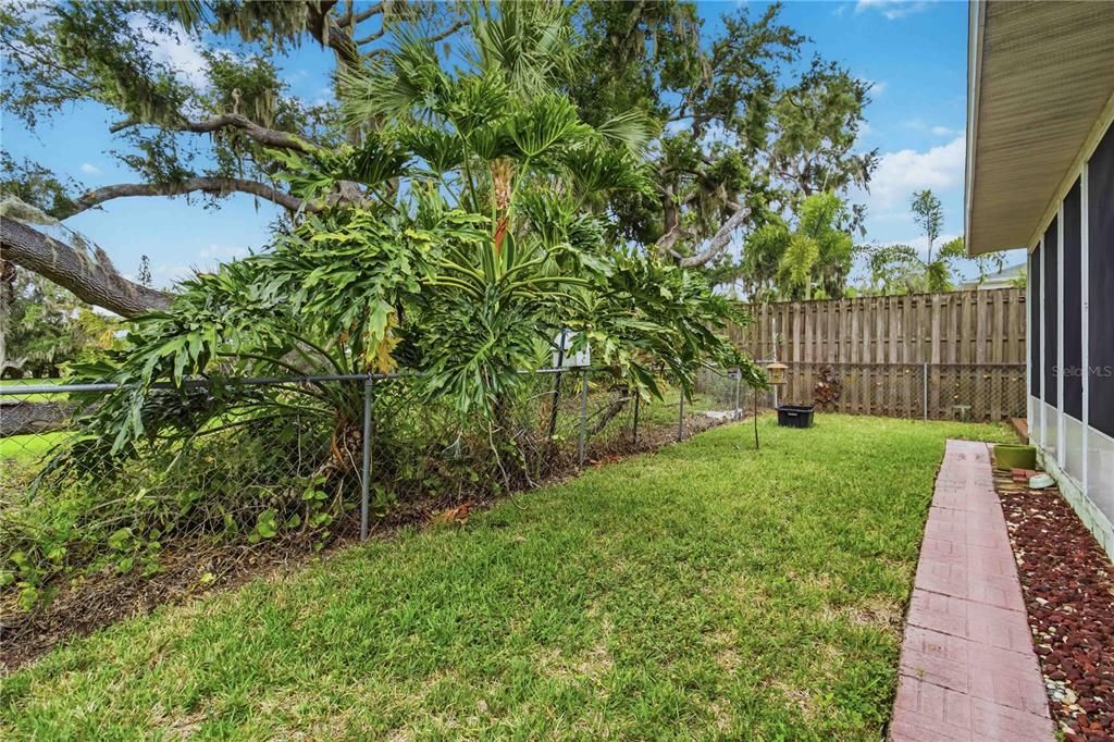 Active With Contract: $385,000 (2 beds, 2 baths, 1829 Square Feet)