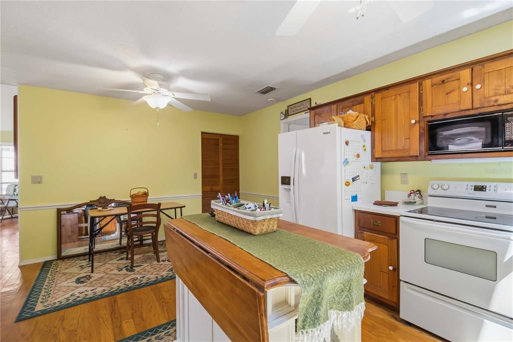 Active With Contract: $385,000 (2 beds, 2 baths, 1829 Square Feet)