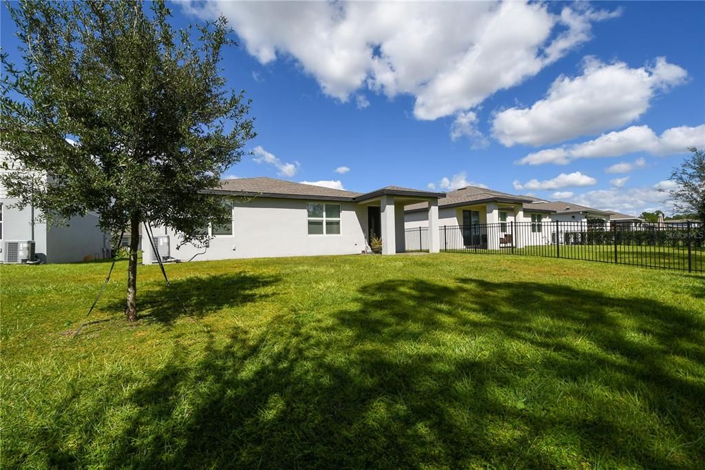 На продажу: $439,000 (4 спален, 3 ванн, 1978 Квадратных фут)