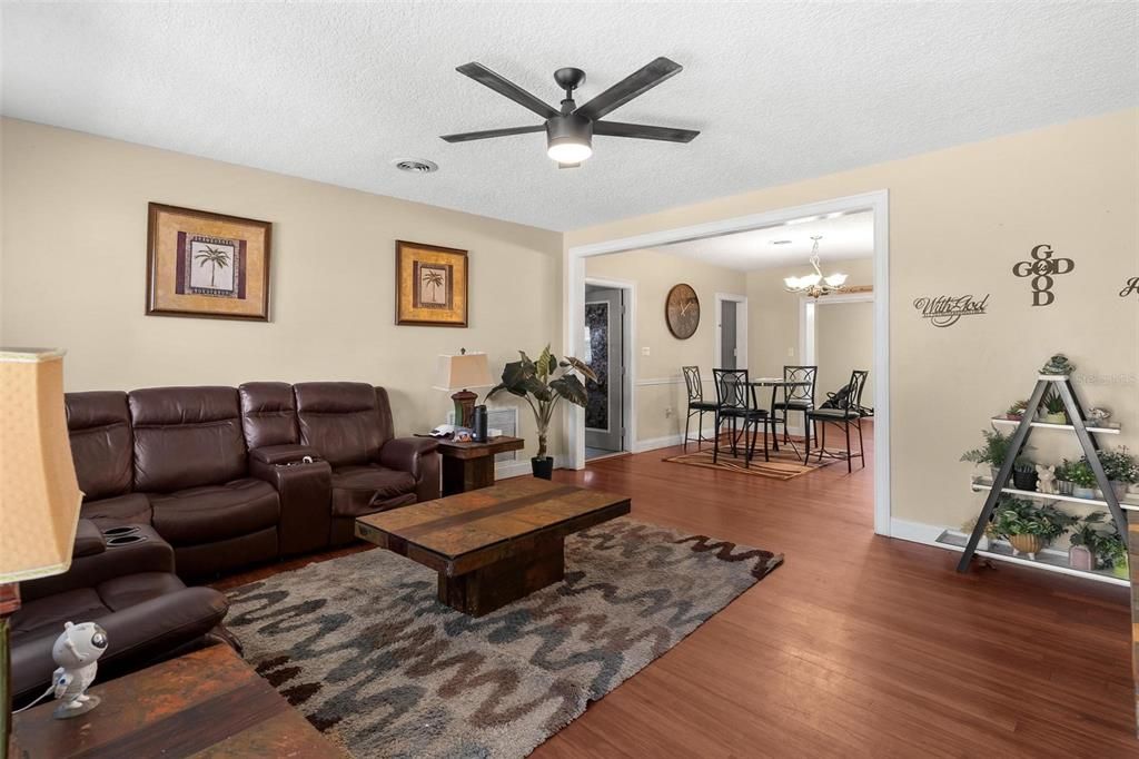 For Sale: $375,000 (4 beds, 3 baths, 2190 Square Feet)